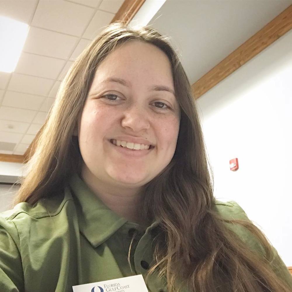 Meet your Posher, Holli